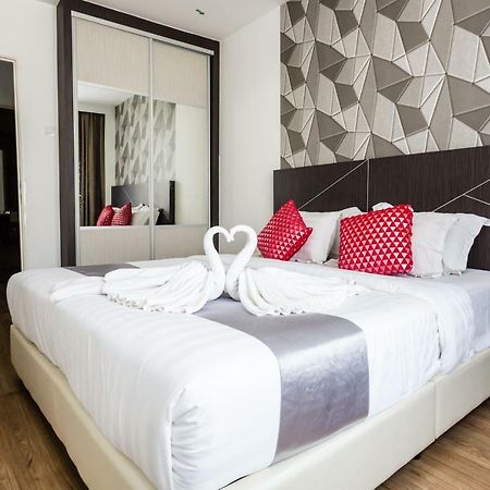 E-Red Hotel Melaka Екстериор снимка