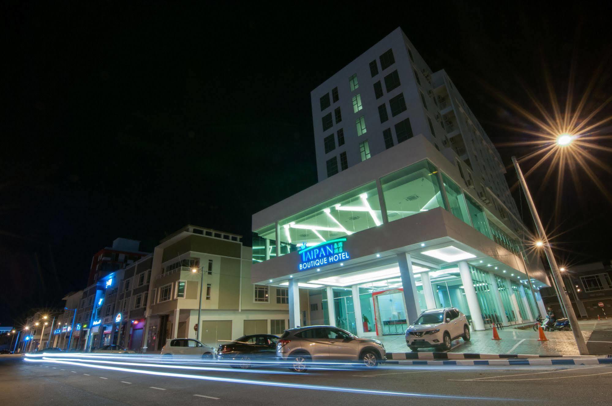 E-Red Hotel Melaka Екстериор снимка
