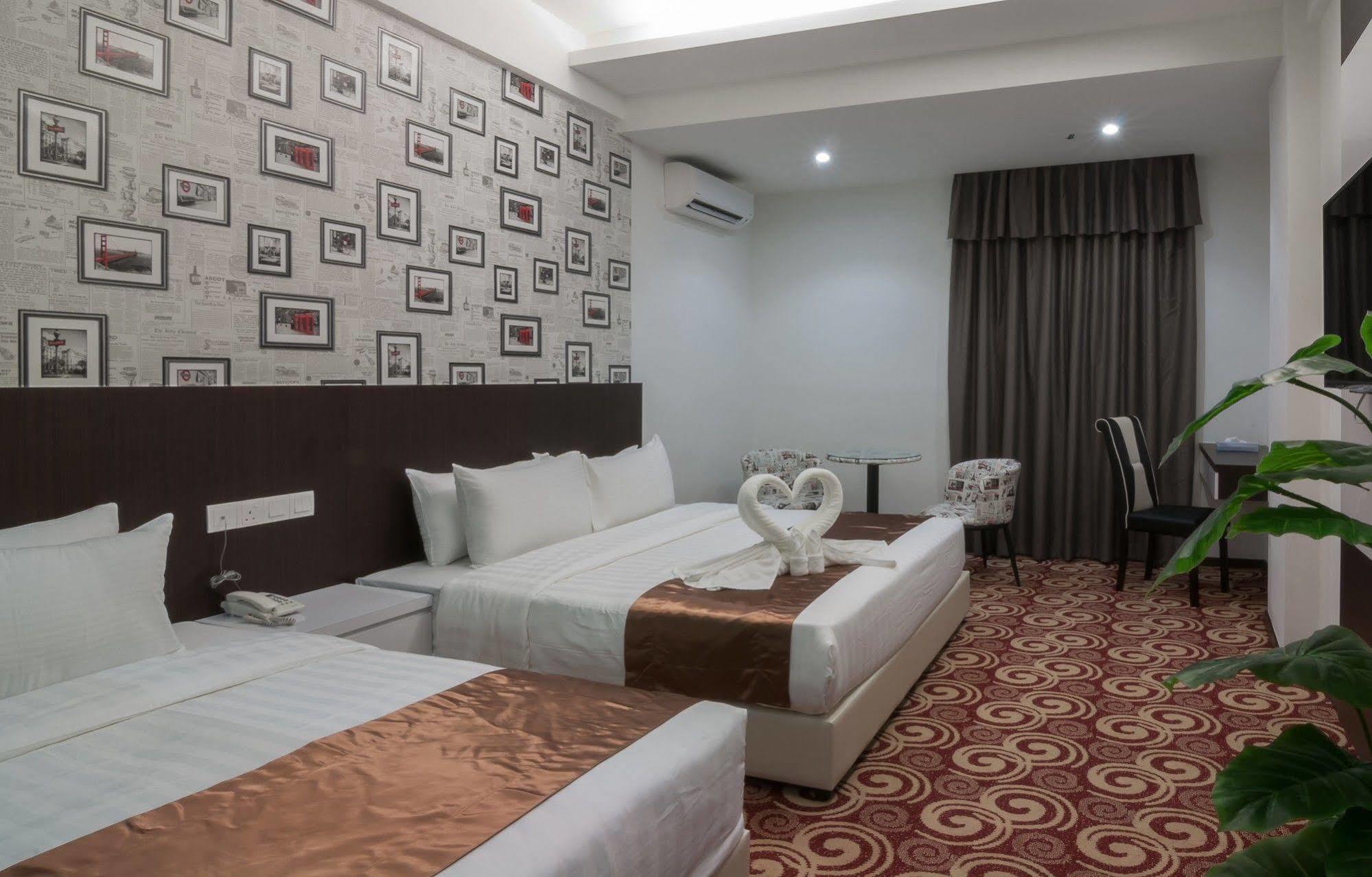 E-Red Hotel Melaka Екстериор снимка