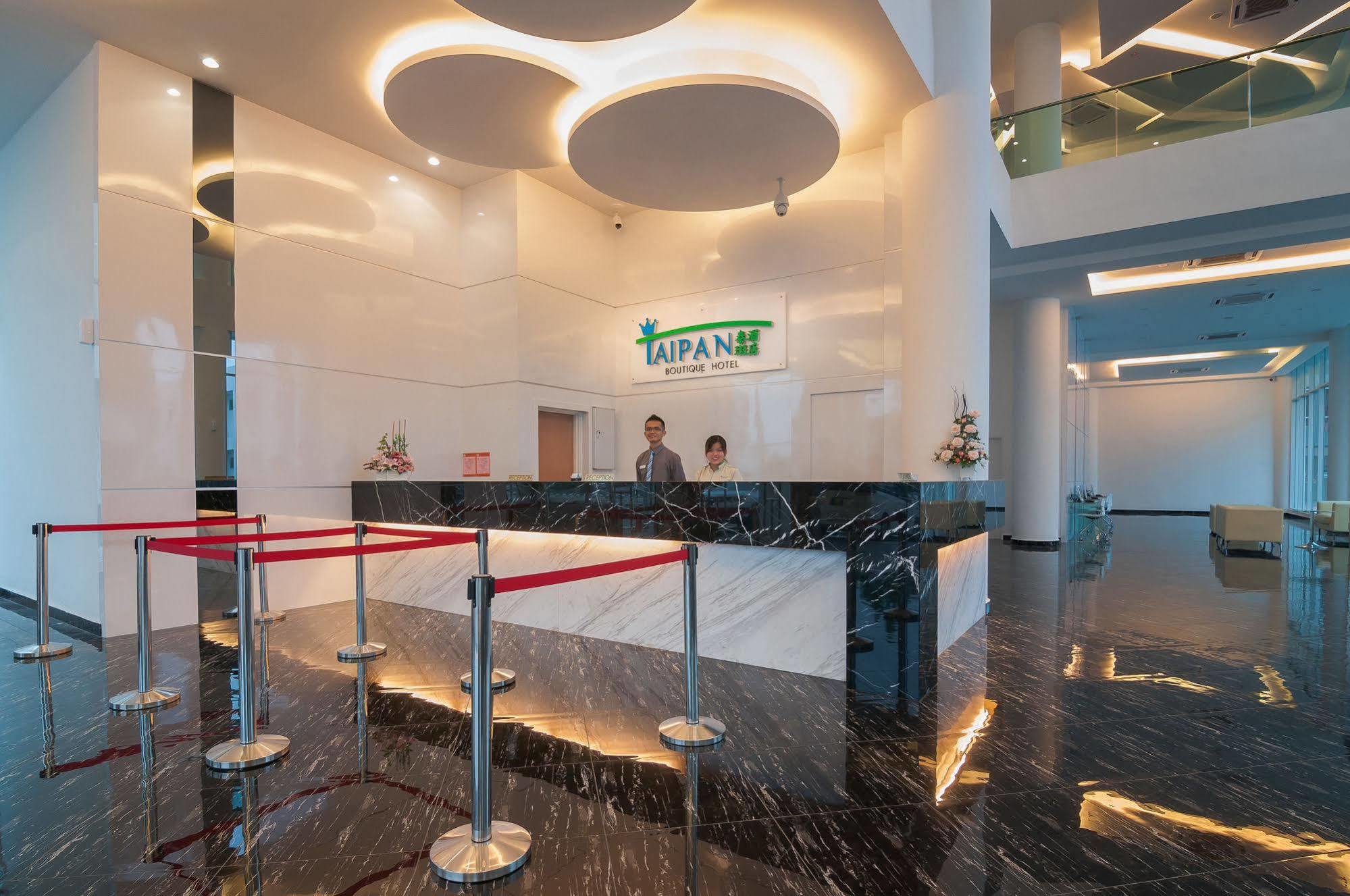 E-Red Hotel Melaka Екстериор снимка