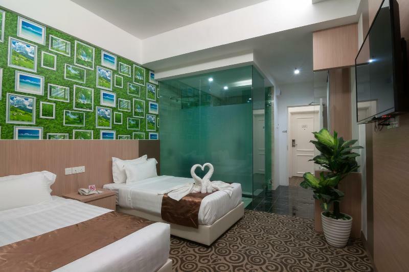 E-Red Hotel Melaka Екстериор снимка