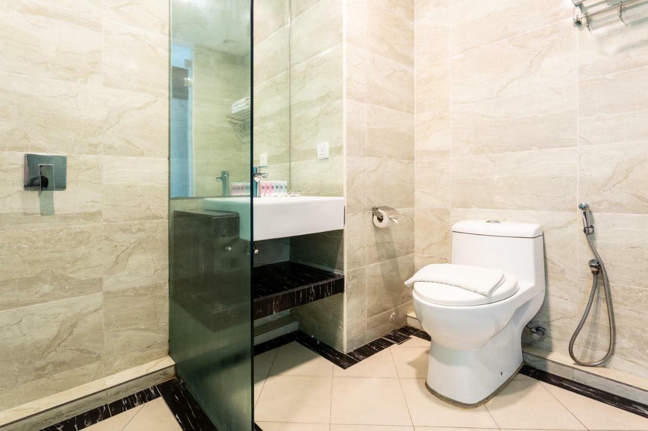 E-Red Hotel Melaka Екстериор снимка