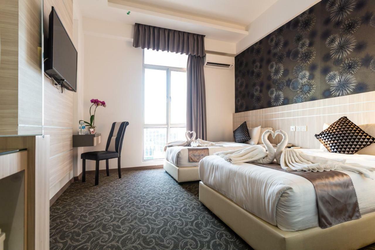 E-Red Hotel Melaka Екстериор снимка