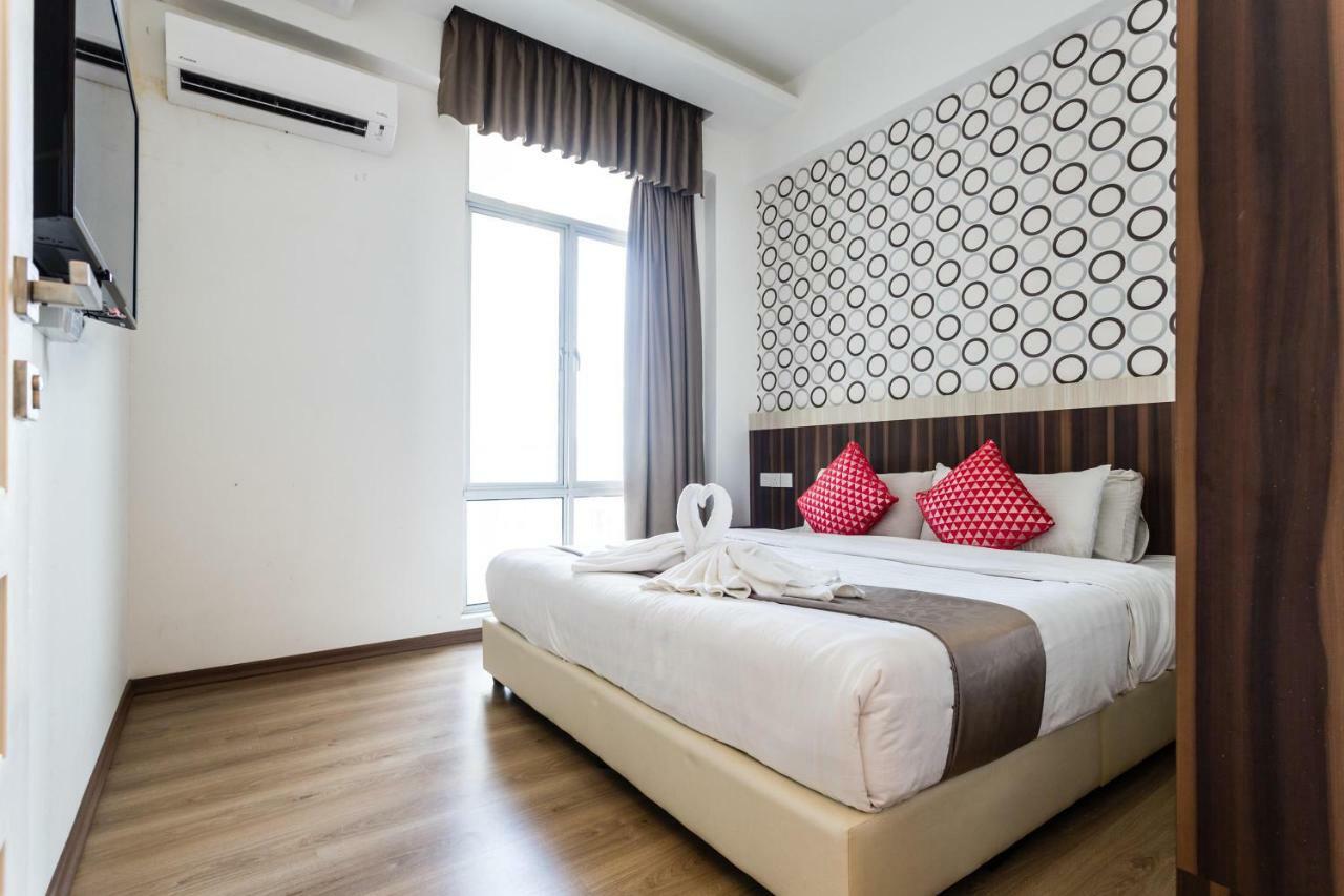 E-Red Hotel Melaka Екстериор снимка
